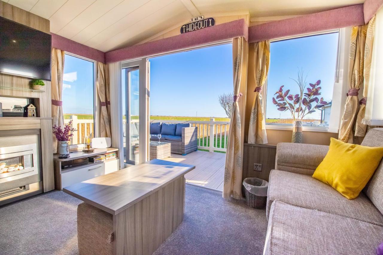 Sea 'N' Stars Platinum Plus Holiday Home With Views, Free Wifi And Netflix Camber Bagian luar foto